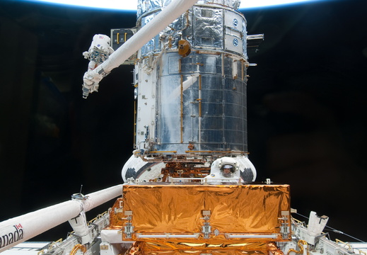 STS125-E-09863