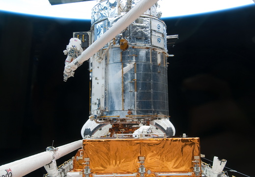 STS125-E-09865