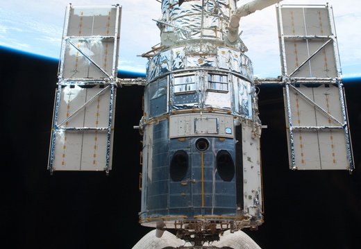 STS125-E-11596