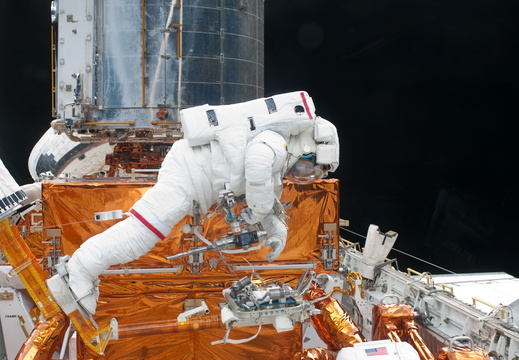 STS125-E-09601