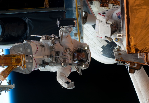 STS125-E-07633