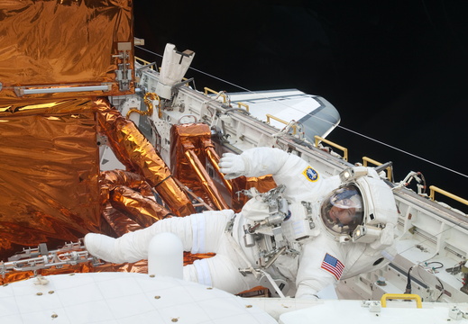 STS125-E-09652