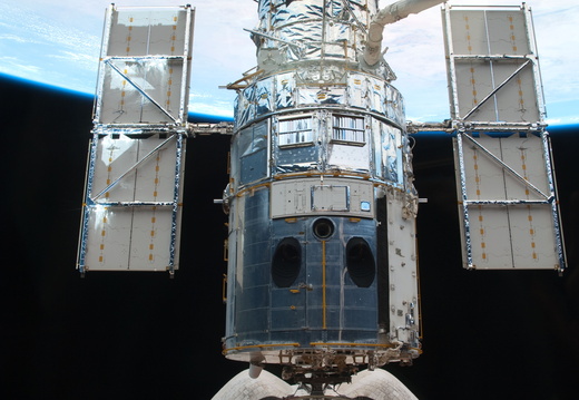 STS125-E-11597