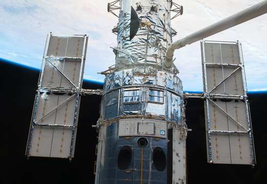 STS125-E-11591