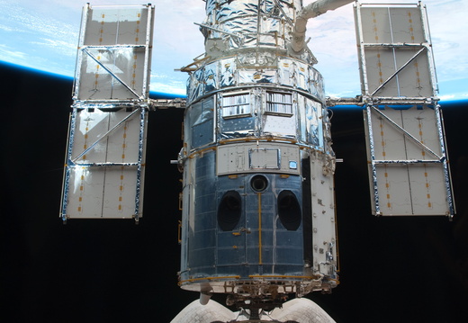 STS125-E-11598