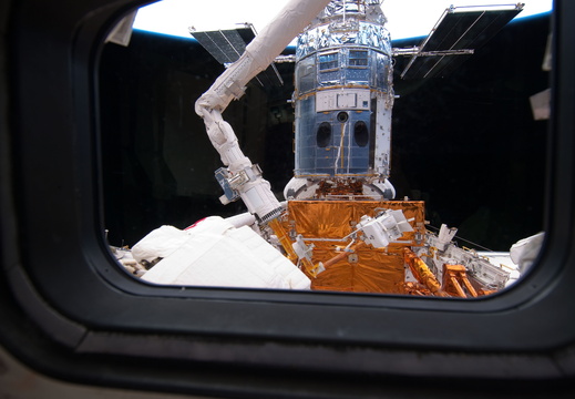 STS125-E-07579