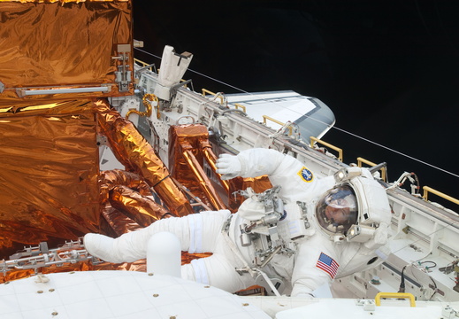 STS125-E-09653
