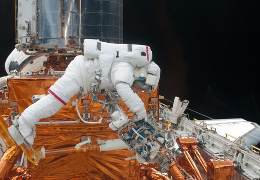 STS125-E-09594