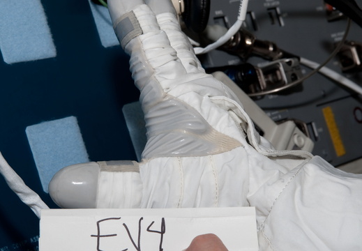 STS125-E-07765