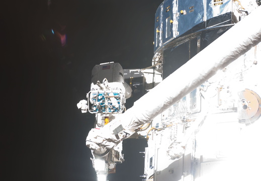 STS125-E-11618