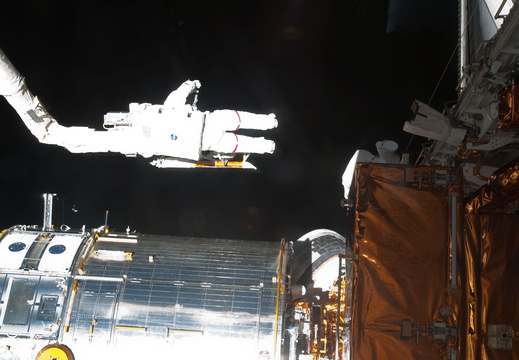 STS125-E-09693