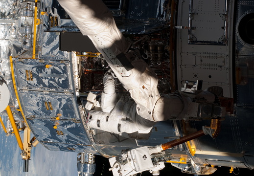 STS125-E-07681