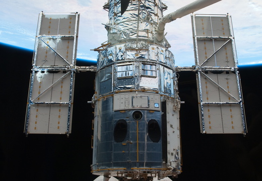 STS125-E-11594