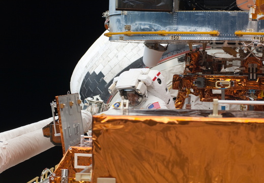 STS125-E-07638