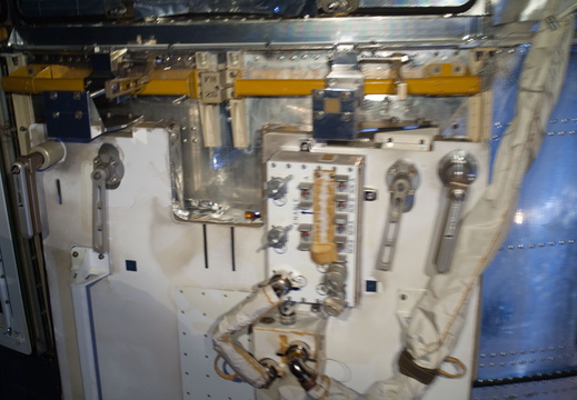 STS125-E-10009
