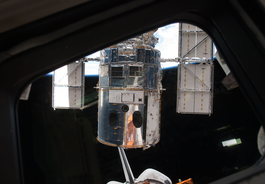 STS125-E-11767