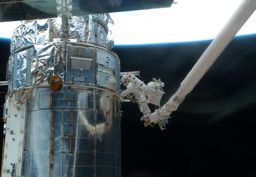 STS125-E-10001