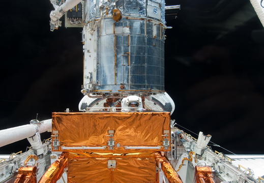 STS125-E-09860