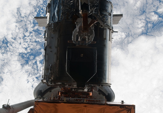 STS125-E-09952
