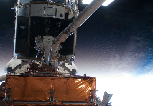 STS125-E-07614