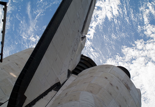 STS125-E-10034