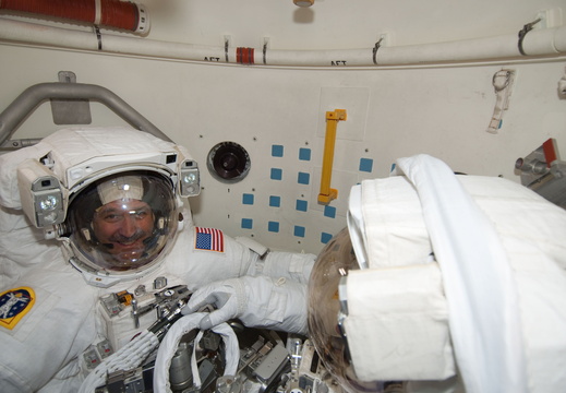 STS125-E-09836