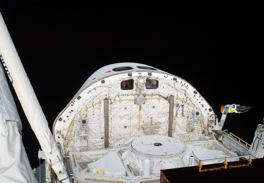 STS125-E-10070