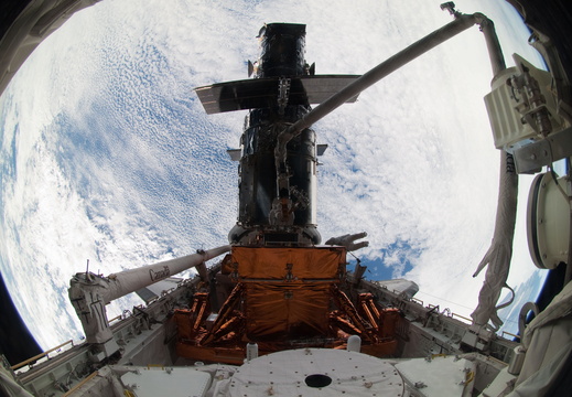 STS125-E-11702