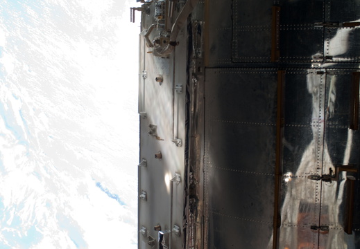 STS125-E-10059