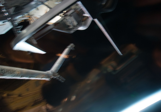 STS124-E-05463