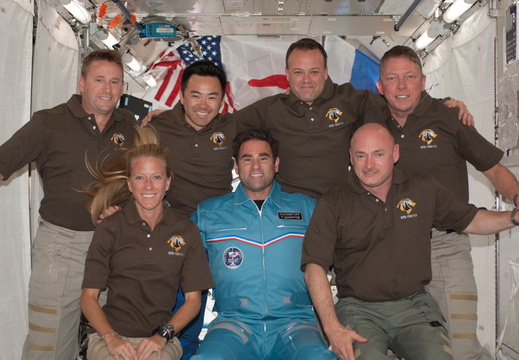 STS124-E-07925