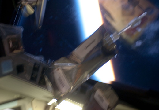 STS124-E-10813