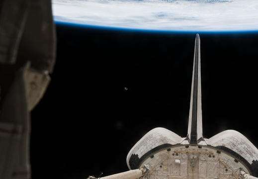 STS124-E-11420