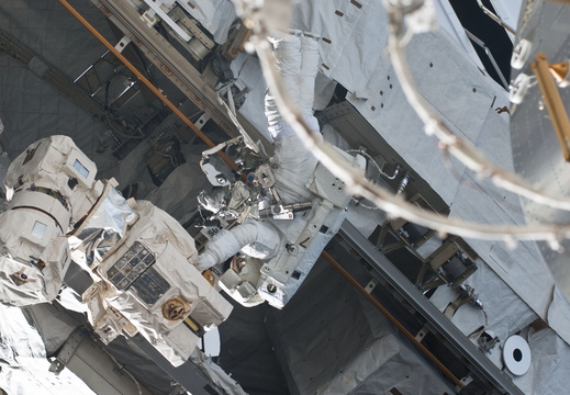 STS124-E-07240