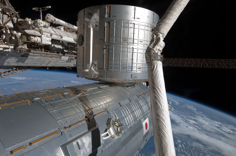 STS124-E-07094.jpg