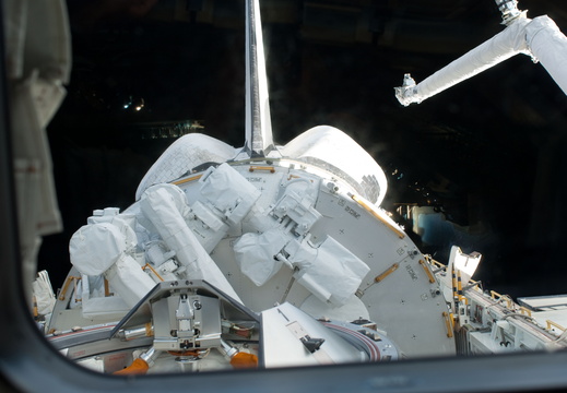 STS124-E-05207