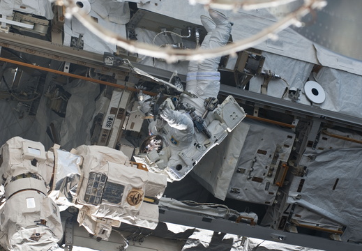 STS124-E-07239