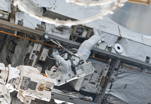 STS124-E-07238