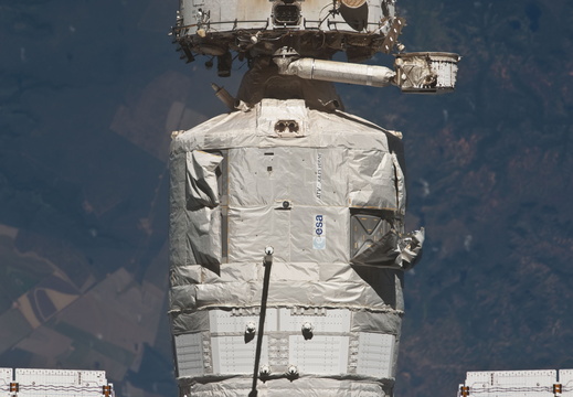 STS124-E-10352