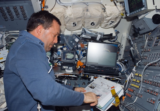STS123-E-05950