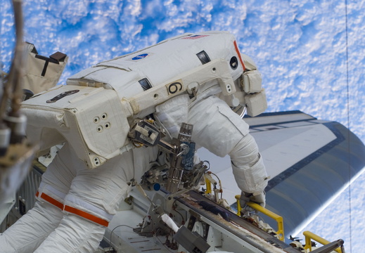 STS122-E-08395