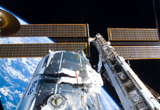 STS122-E-08922