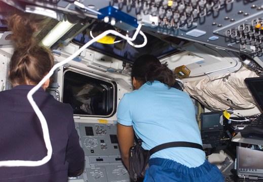 STS121-E-05380