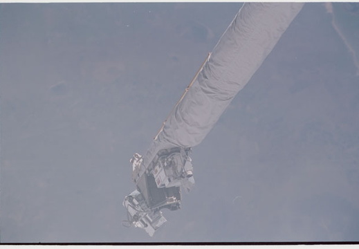 STS121-319-004