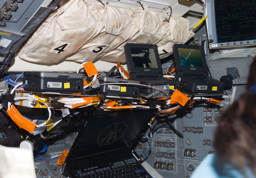 STS121-E-05391