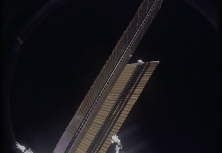 STS120-319-010b