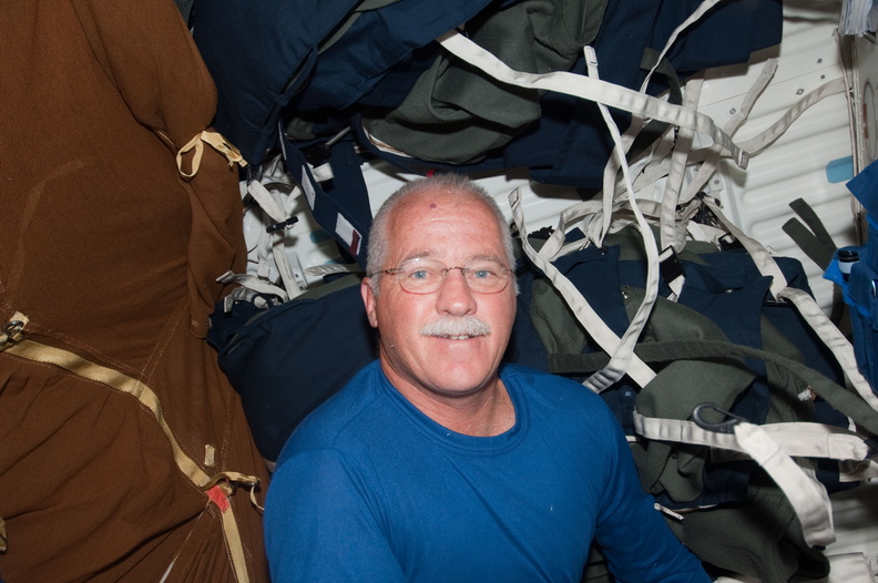 STS119-E-11527.jpg