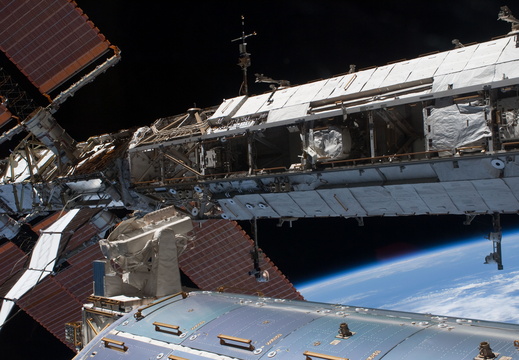 STS119-E-07102