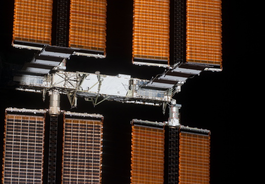 STS119-E-09220