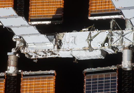 STS119-E-09276